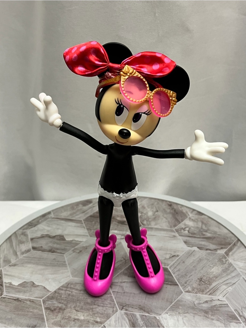 Disney Minnie Mouse Fashion Doll Figure Pink Bow Sunglasses Shoes 9.5”